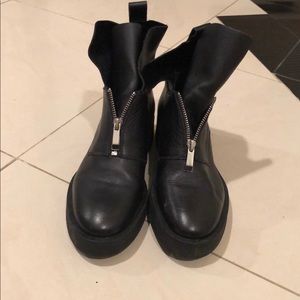 🌺 Zara black leather  boots